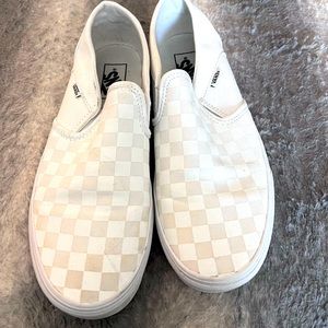 Woman’s white checkered vans size 11 barely worn